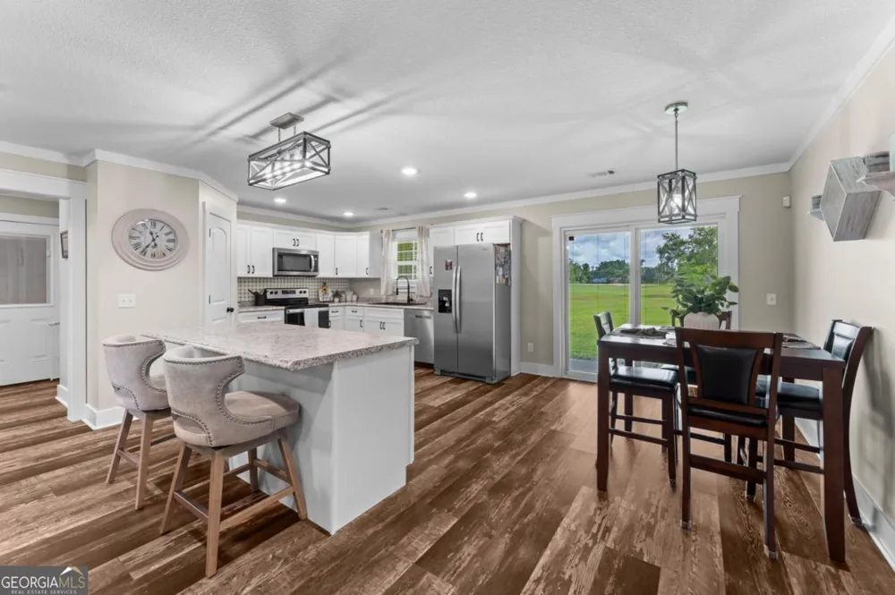334 W Pine ST Metter, GA 30439