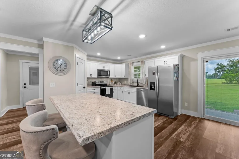 334 W Pine ST Metter, GA 30439