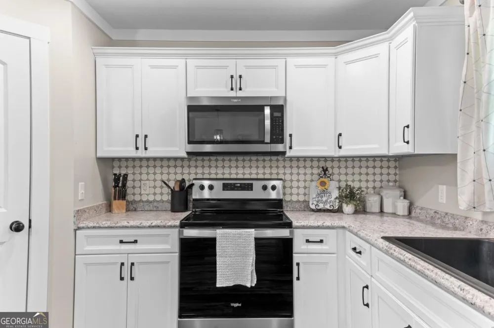 334 W Pine ST Metter, GA 30439