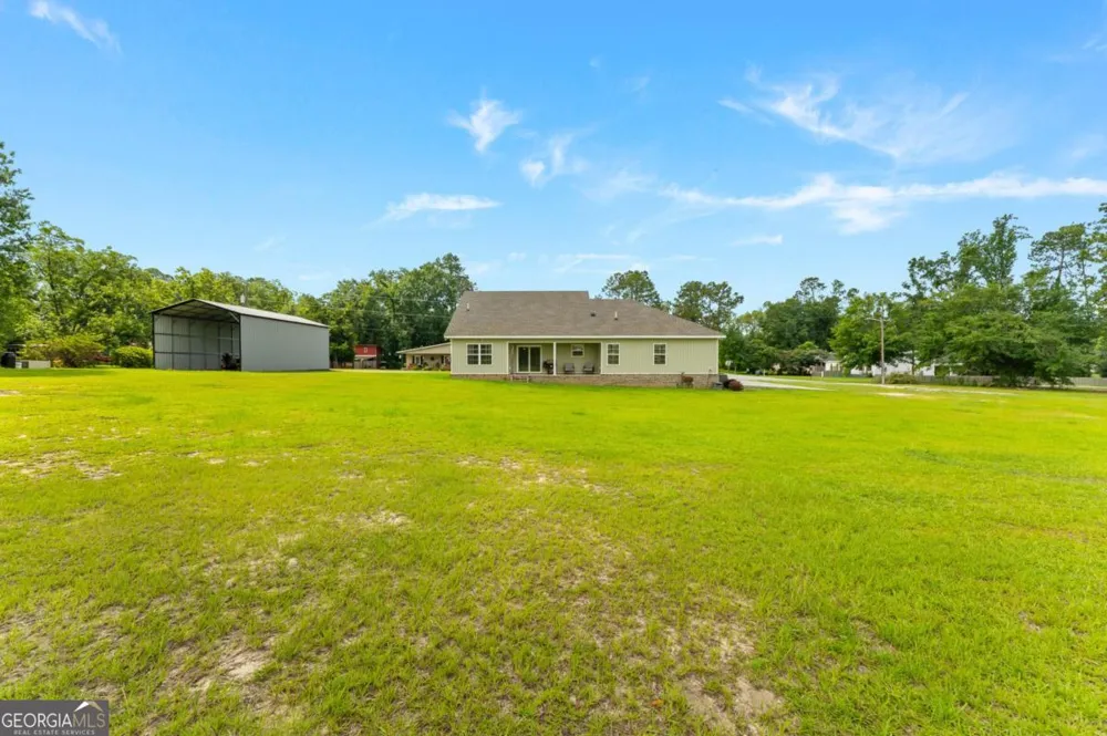 334 W Pine ST Metter, GA 30439