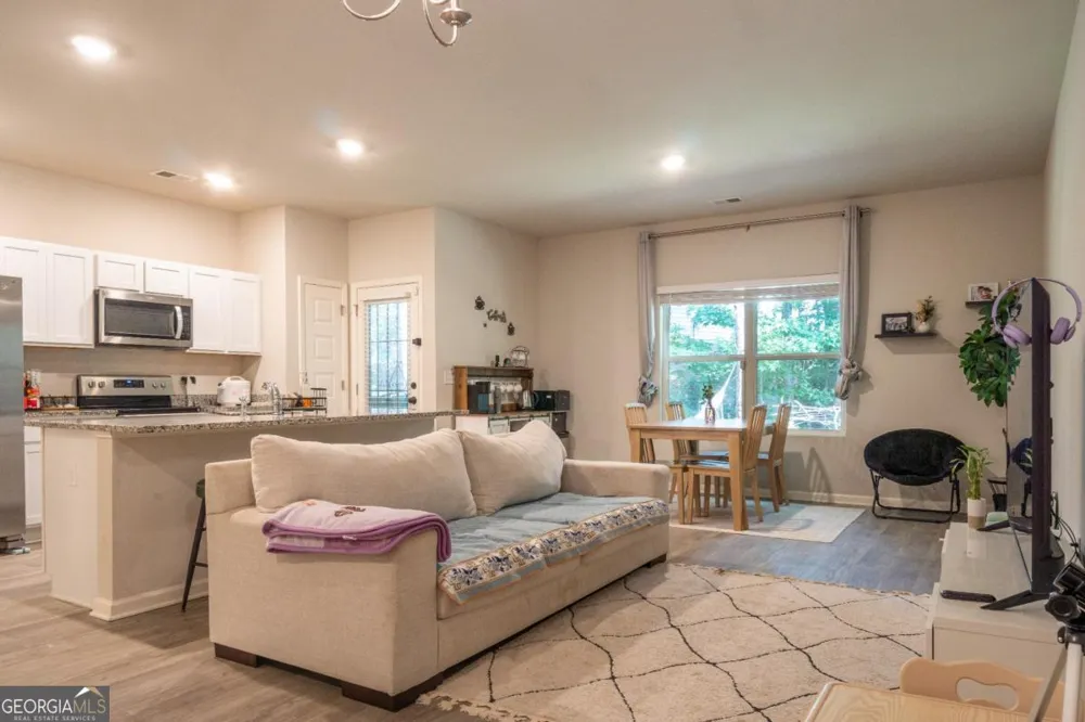 1373 Rogers TRCE Lithonia, GA 30058