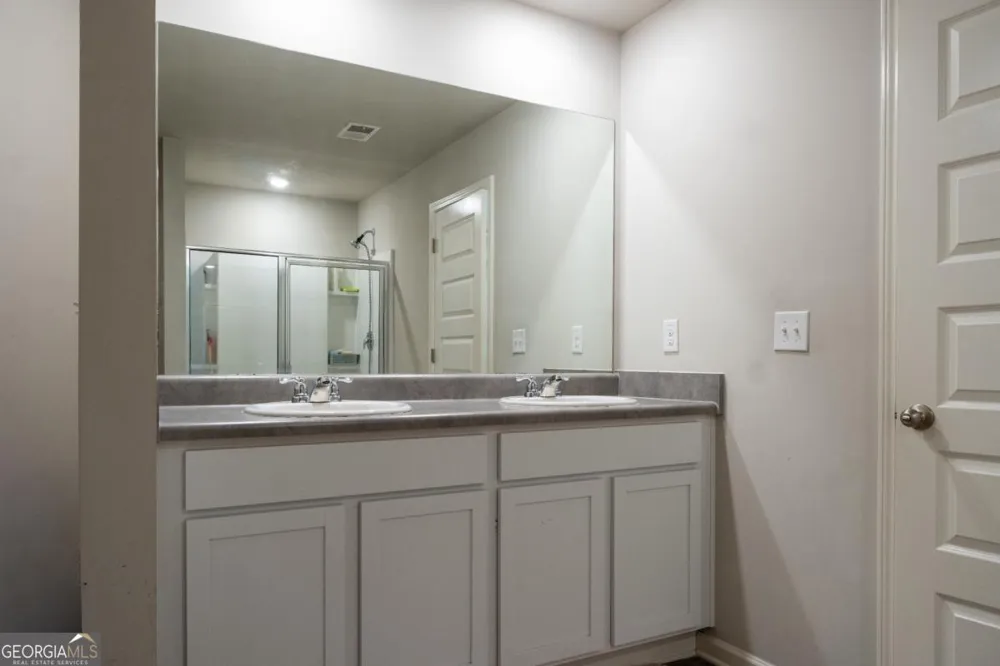 1373 Rogers TRCE Lithonia, GA 30058