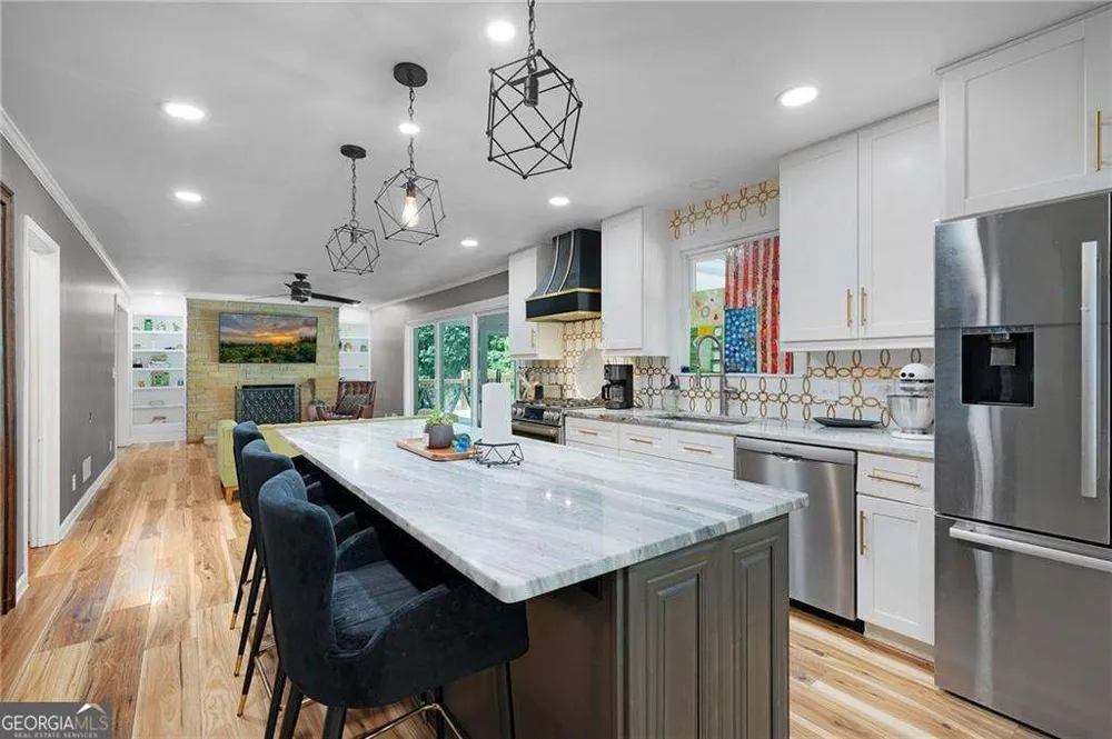 206 Sherwood DR Calhoun, GA 30701