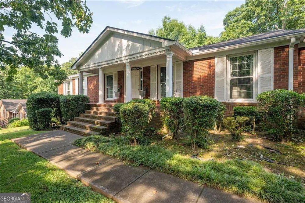 206 Sherwood DR Calhoun, GA 30701