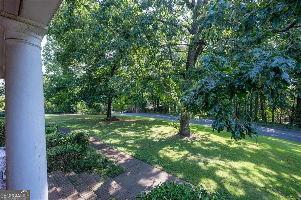 206 Sherwood DR Calhoun, GA 30701