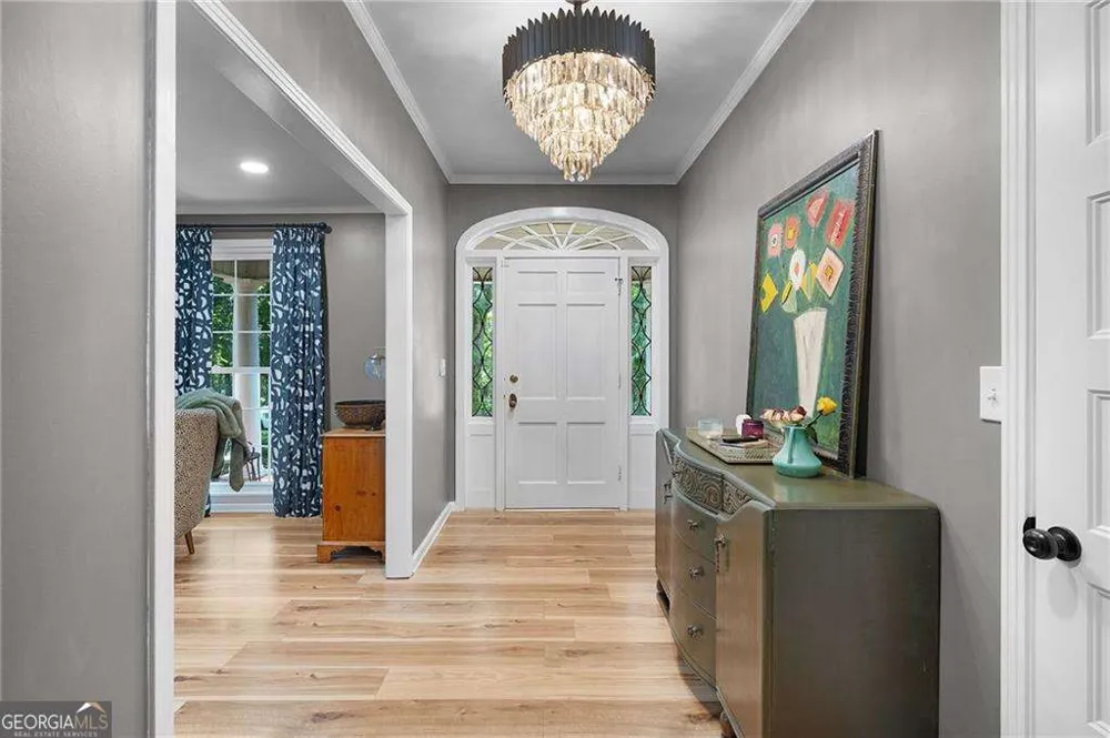 206 Sherwood DR Calhoun, GA 30701