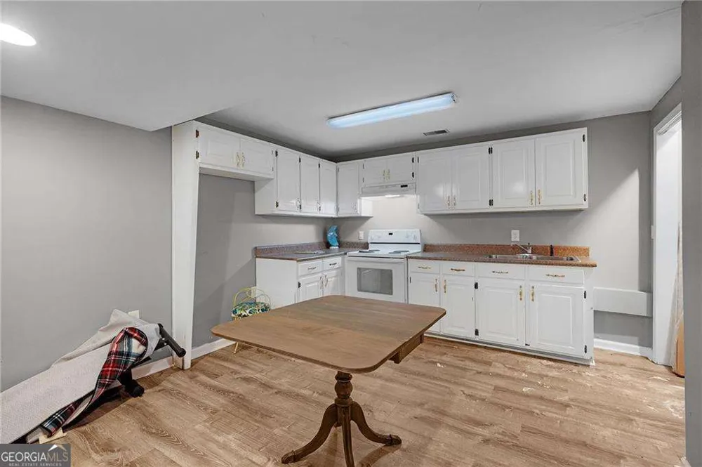 206 Sherwood DR Calhoun, GA 30701