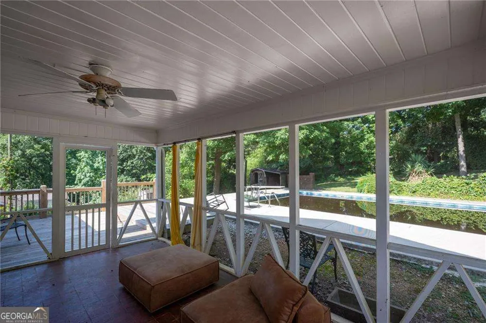206 Sherwood DR Calhoun, GA 30701