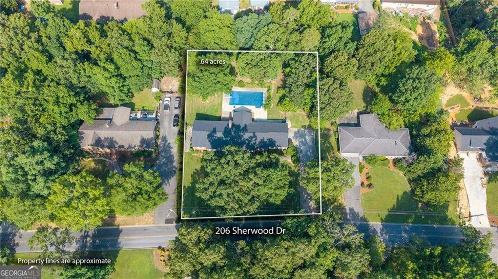 206 Sherwood DR Calhoun, GA 30701