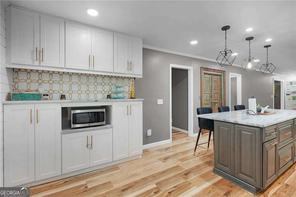 206 Sherwood DR Calhoun, GA 30701