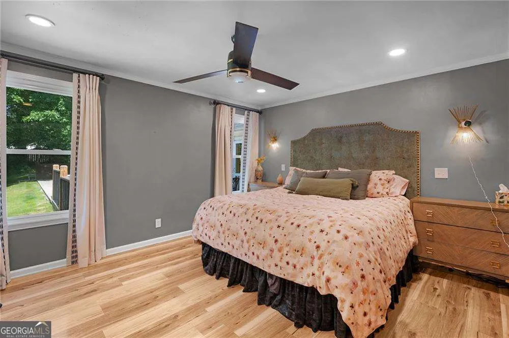 206 Sherwood DR Calhoun, GA 30701