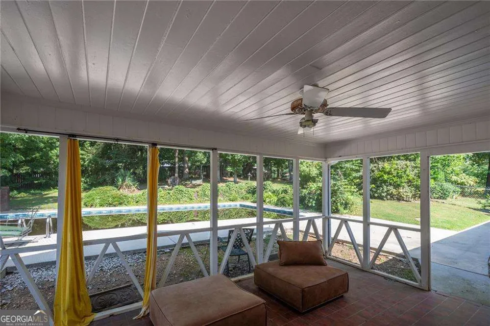 206 Sherwood DR Calhoun, GA 30701