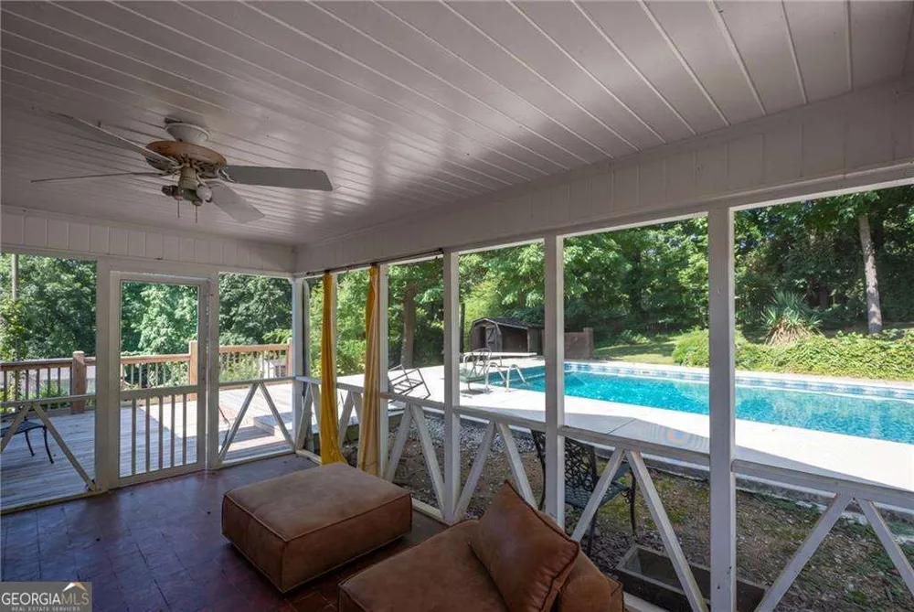 206 Sherwood DR Calhoun, GA 30701