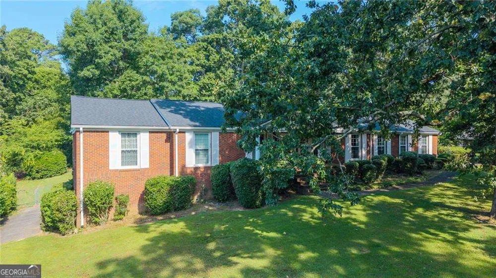 206 Sherwood DR Calhoun, GA 30701