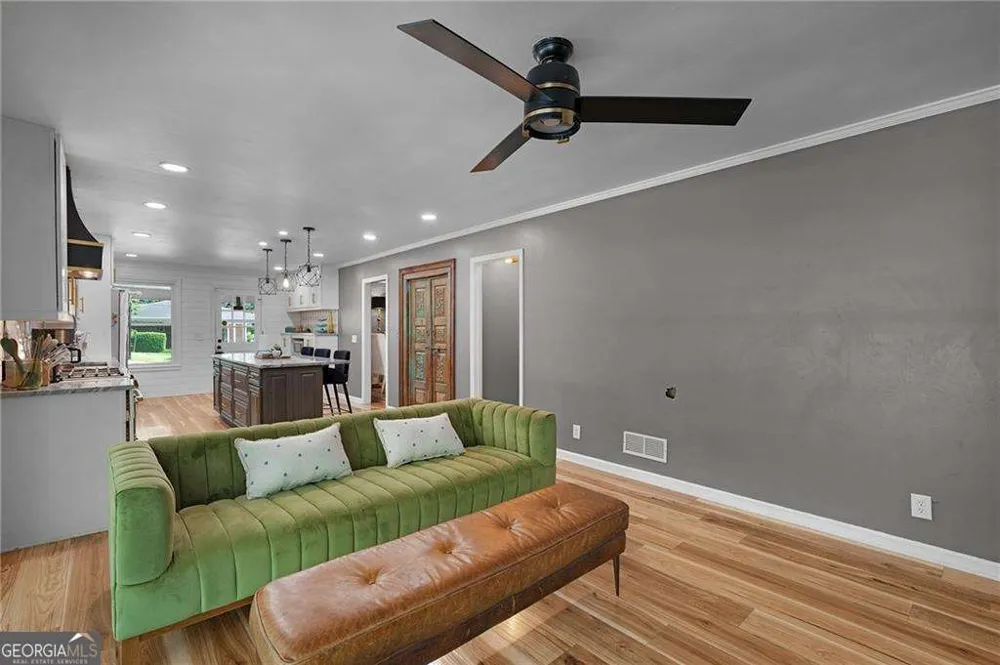 206 Sherwood DR Calhoun, GA 30701