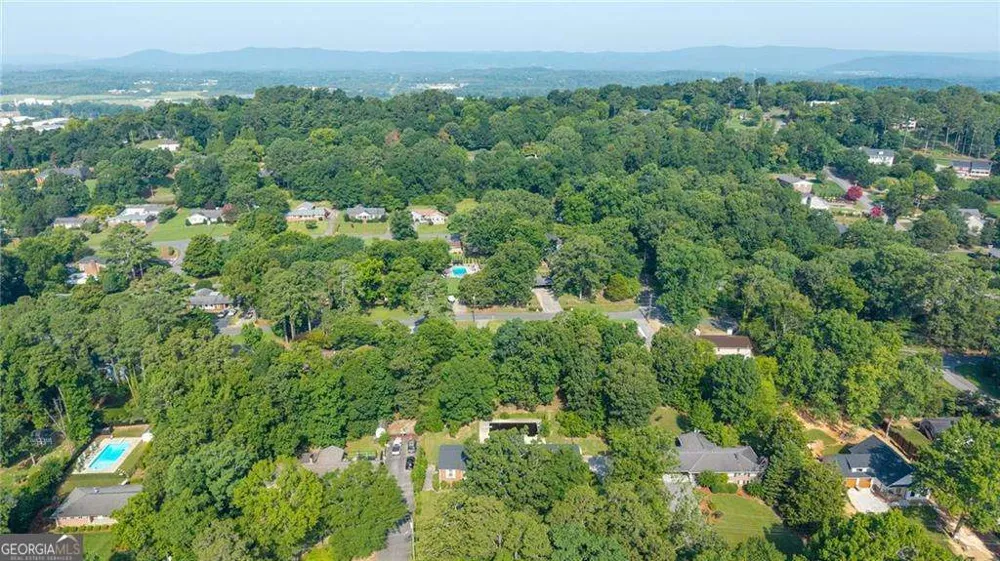 206 Sherwood DR Calhoun, GA 30701