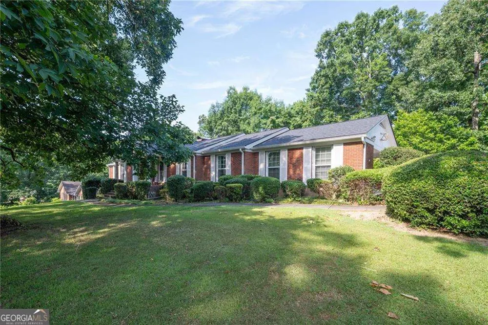 206 Sherwood DR Calhoun, GA 30701