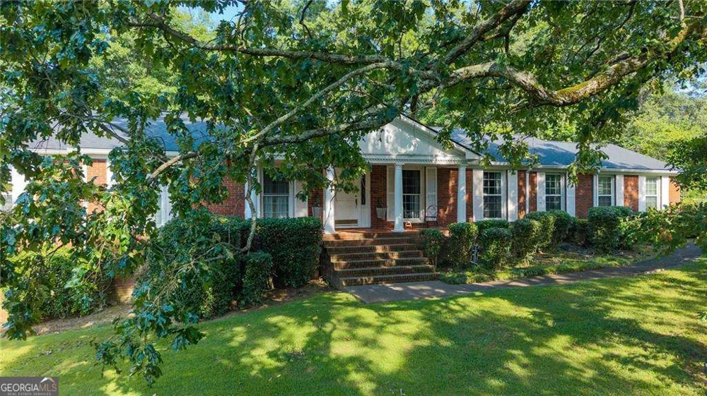 206 Sherwood DR Calhoun, GA 30701