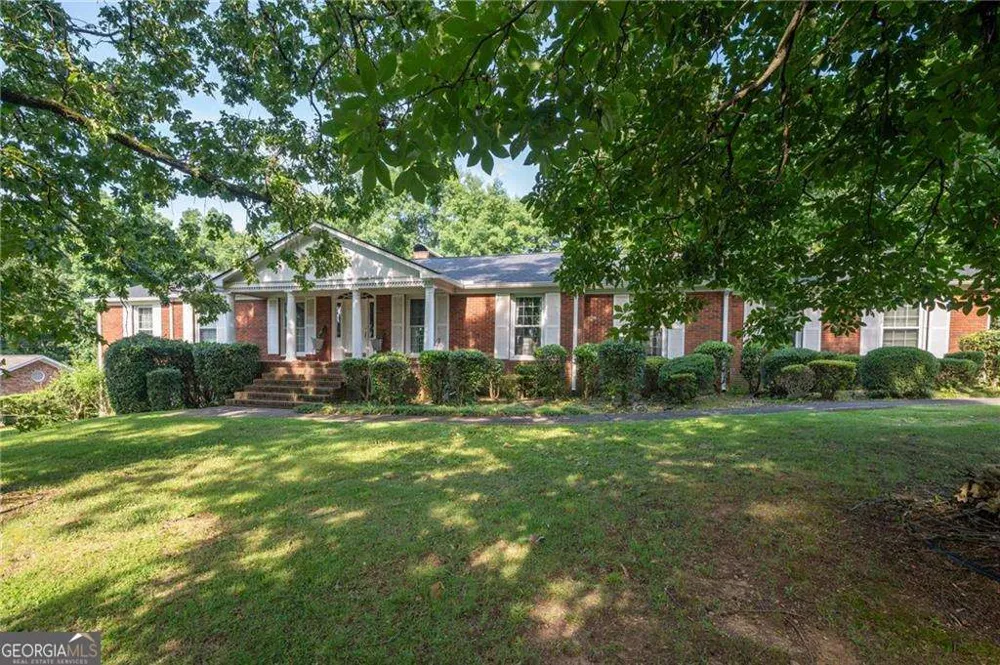 206 Sherwood DR Calhoun, GA 30701