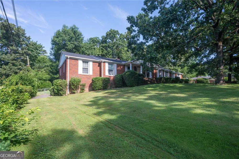 206 Sherwood DR Calhoun, GA 30701