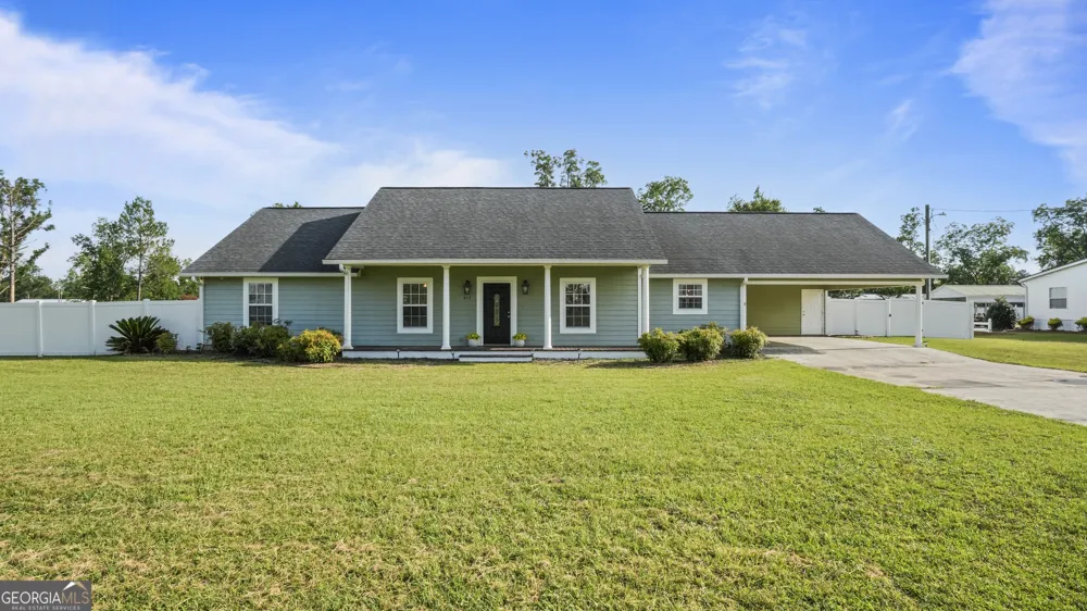415 Walter ST Odum, GA 31555