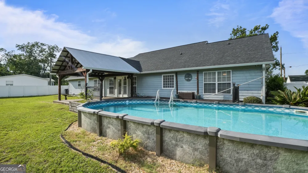 415 Walter ST Odum, GA 31555