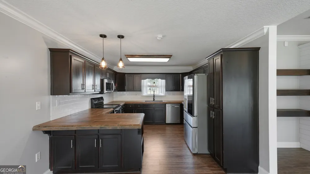 415 Walter ST Odum, GA 31555