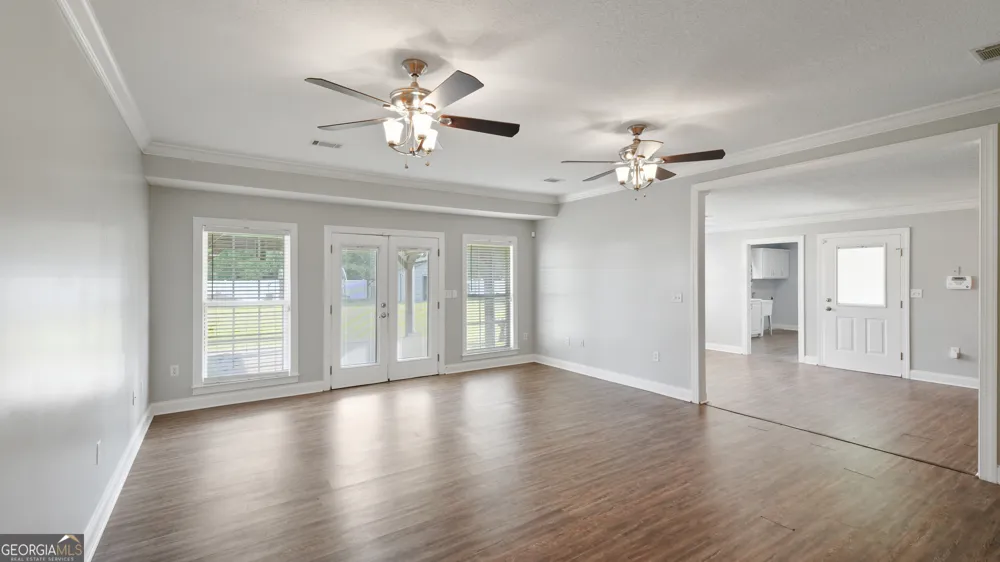 415 Walter ST Odum, GA 31555