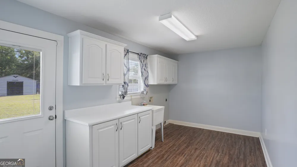 415 Walter ST Odum, GA 31555