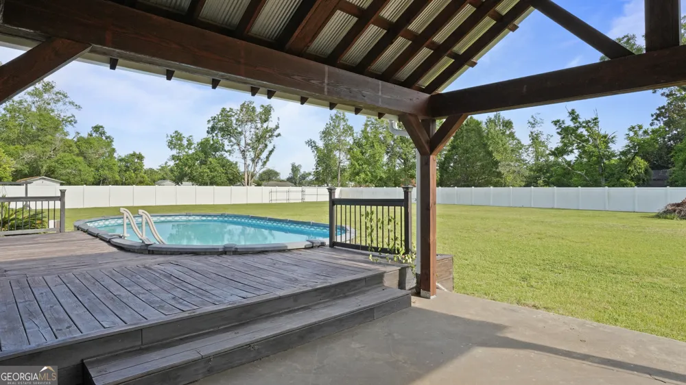415 Walter ST Odum, GA 31555