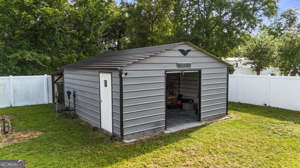415 Walter ST Odum, GA 31555