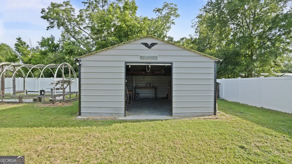 415 Walter ST Odum, GA 31555