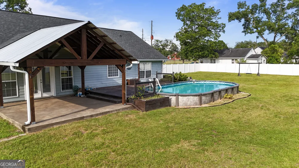 415 Walter ST Odum, GA 31555