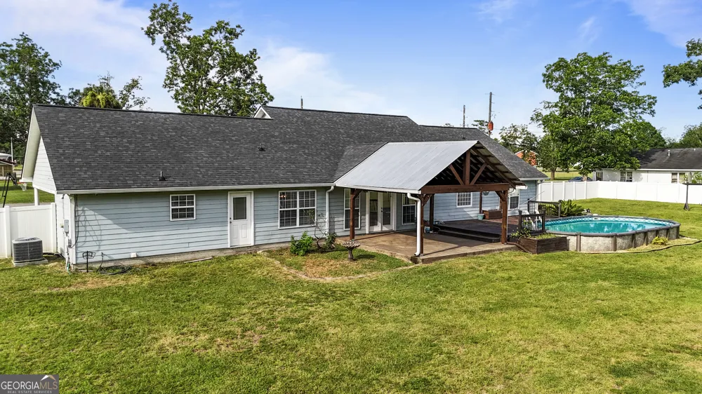 415 Walter ST Odum, GA 31555