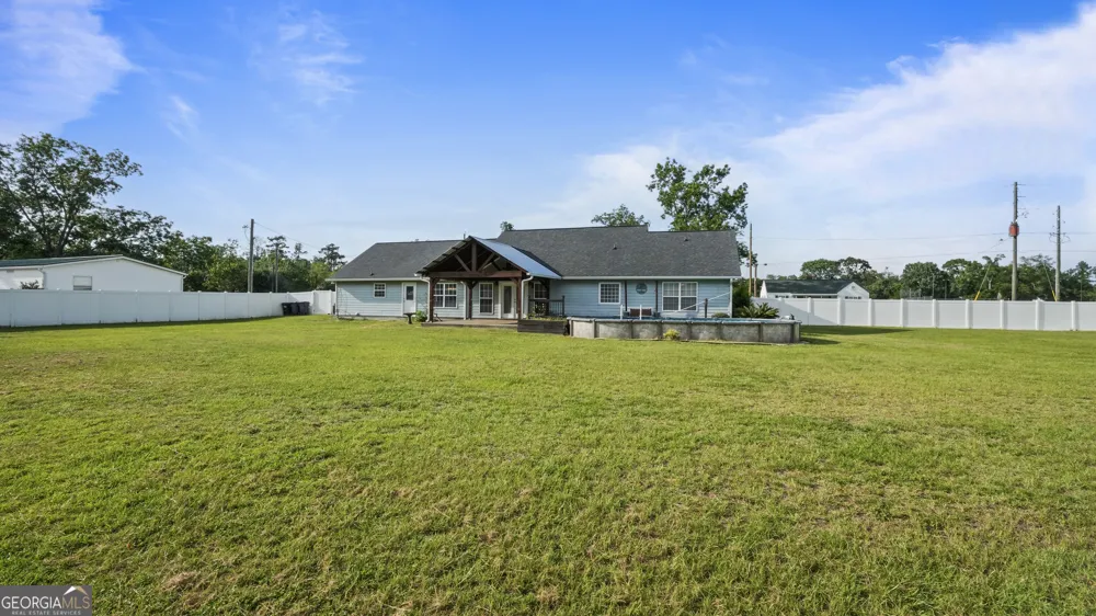 415 Walter ST Odum, GA 31555