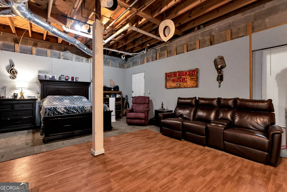 6009 Holly Springs RD Pendergrass, GA 30567