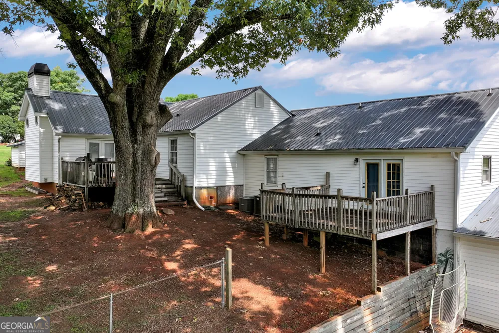6009 Holly Springs RD Pendergrass, GA 30567