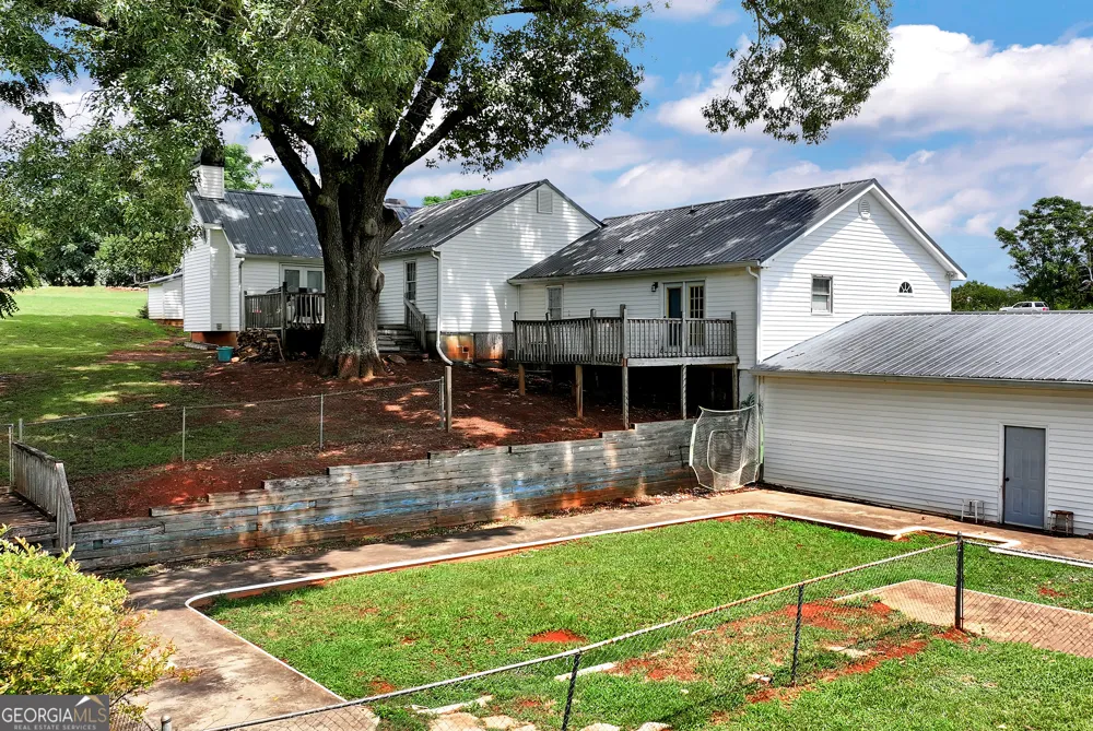 6009 Holly Springs RD Pendergrass, GA 30567
