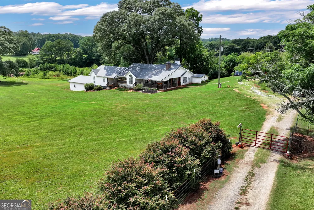 6009 Holly Springs RD Pendergrass, GA 30567