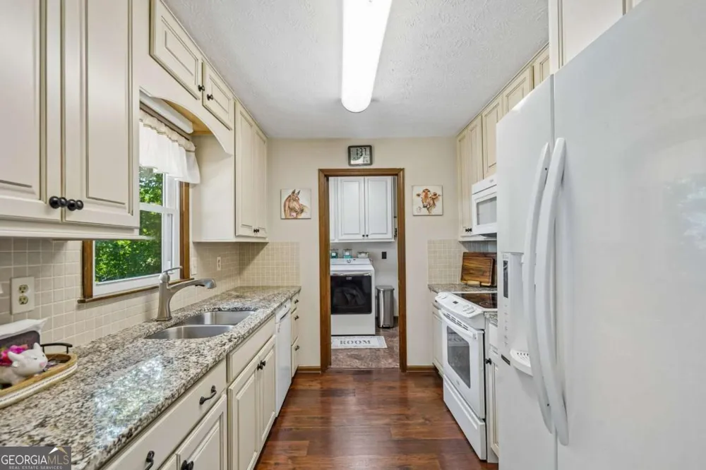 4852 Arrowhead Trail West SW Lilburn, GA 30047