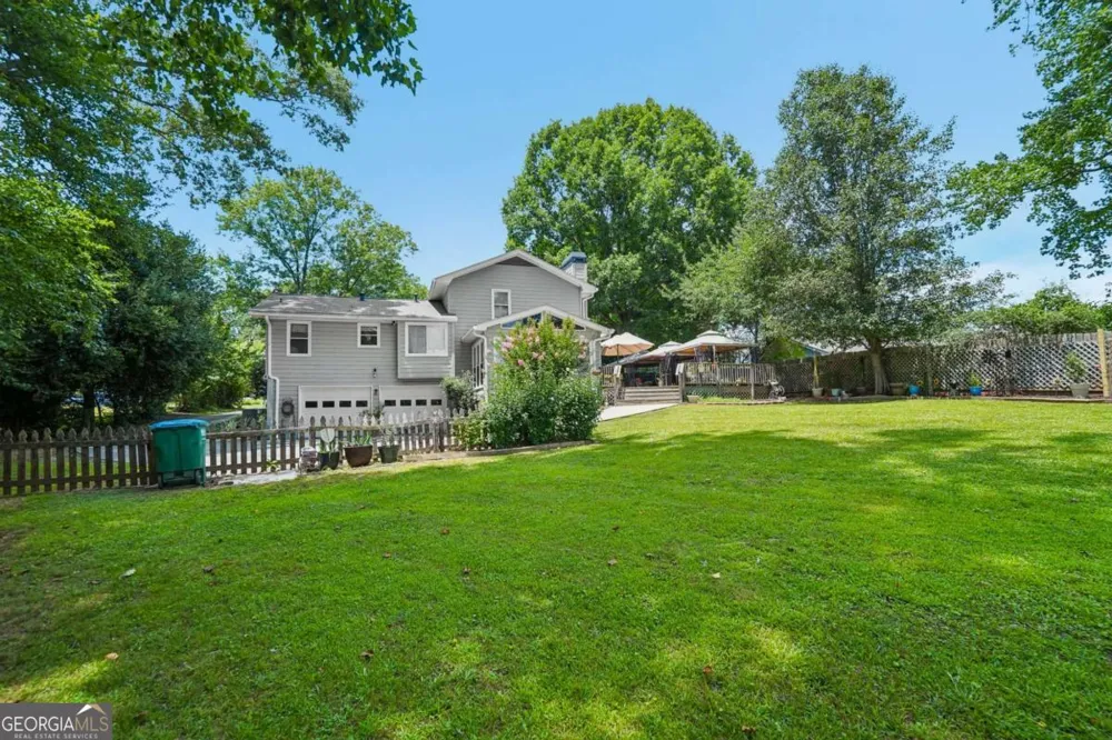 4852 Arrowhead Trail West SW Lilburn, GA 30047
