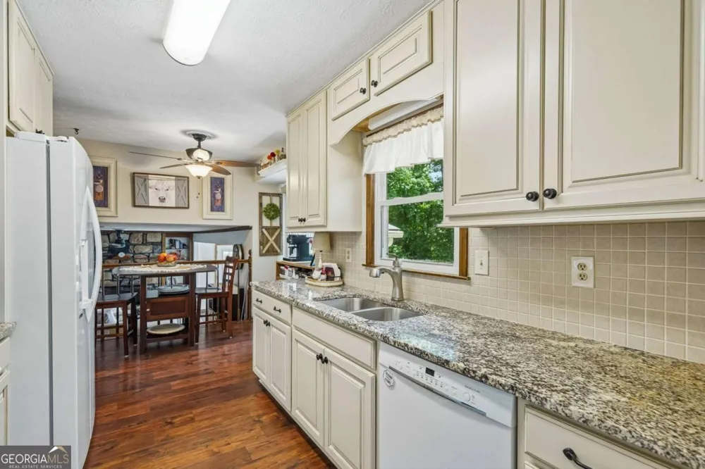 4852 Arrowhead Trail West SW Lilburn, GA 30047