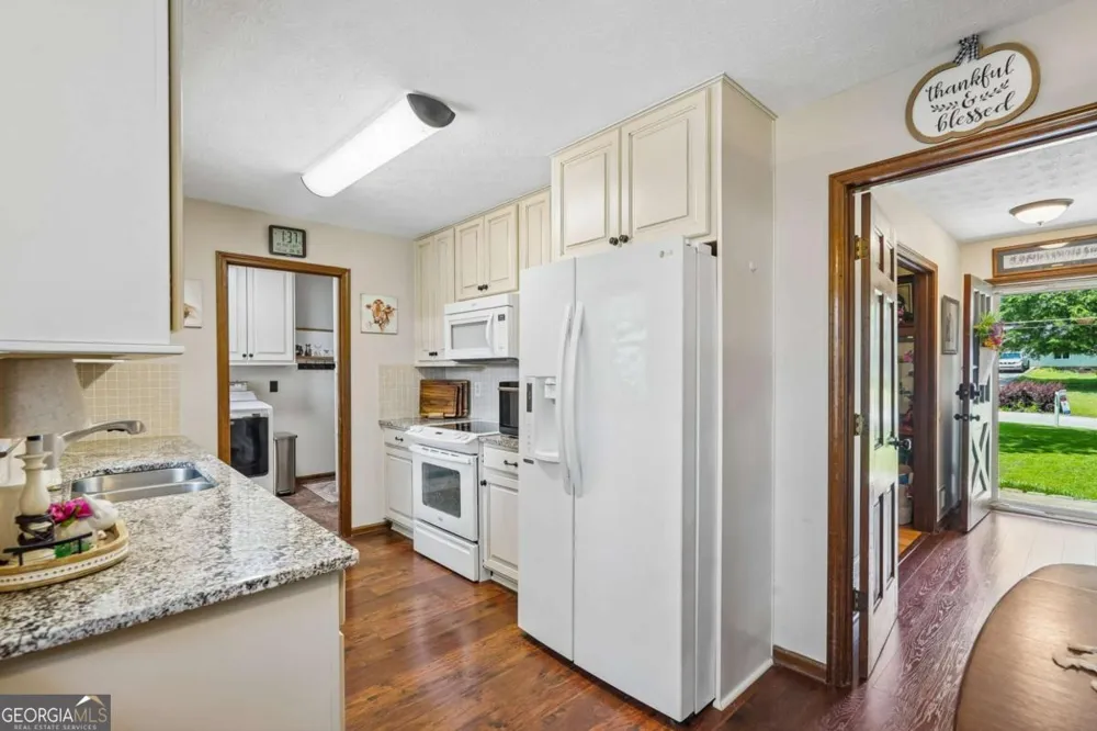 4852 Arrowhead Trail West SW Lilburn, GA 30047