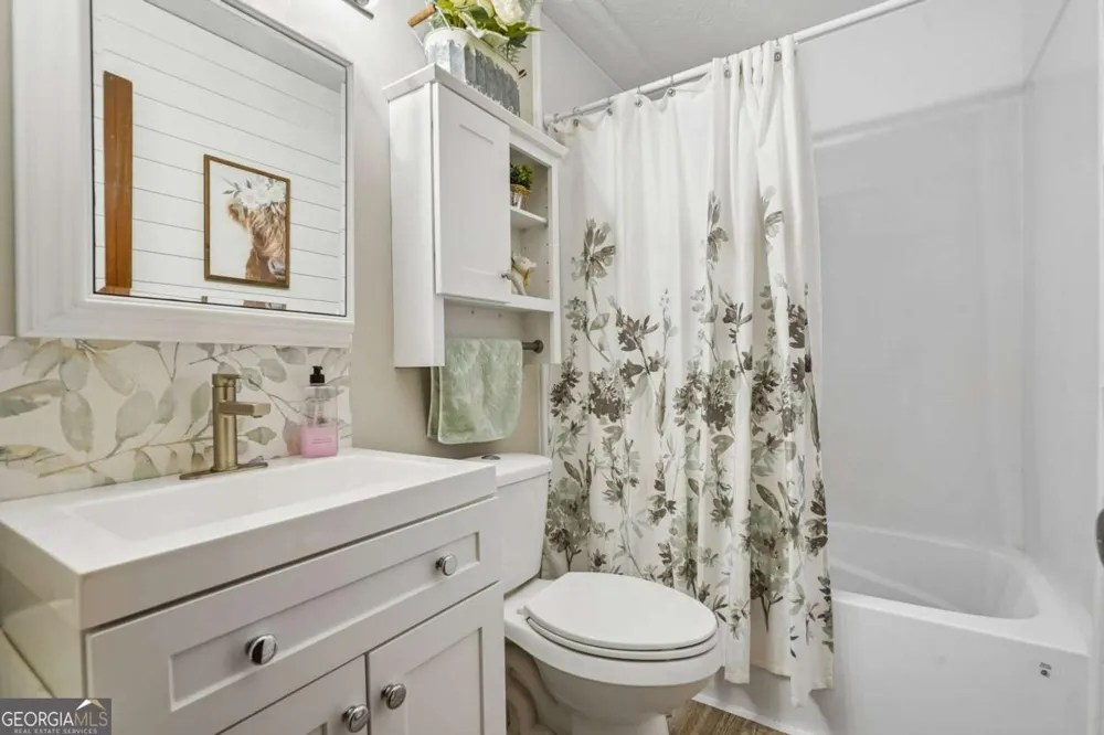 4852 Arrowhead Trail West SW Lilburn, GA 30047