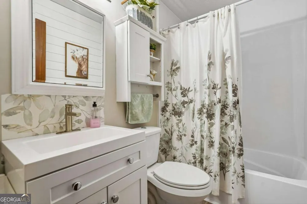 4852 Arrowhead Trail West SW Lilburn, GA 30047