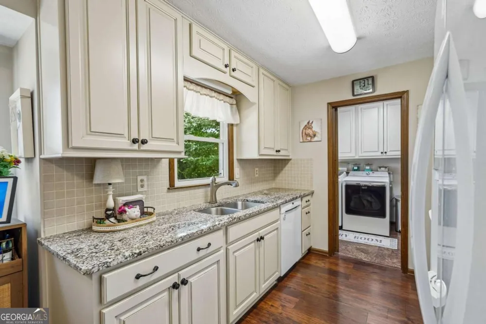 4852 Arrowhead Trail West SW Lilburn, GA 30047