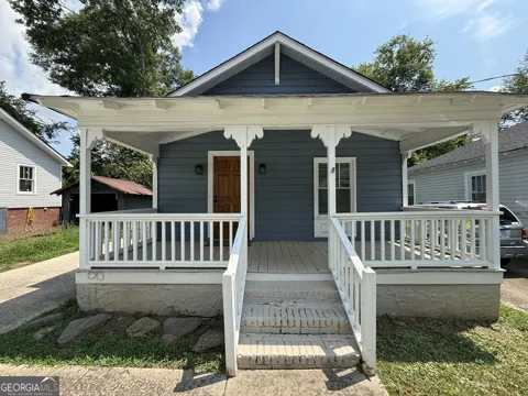 606 W 10th ST NE