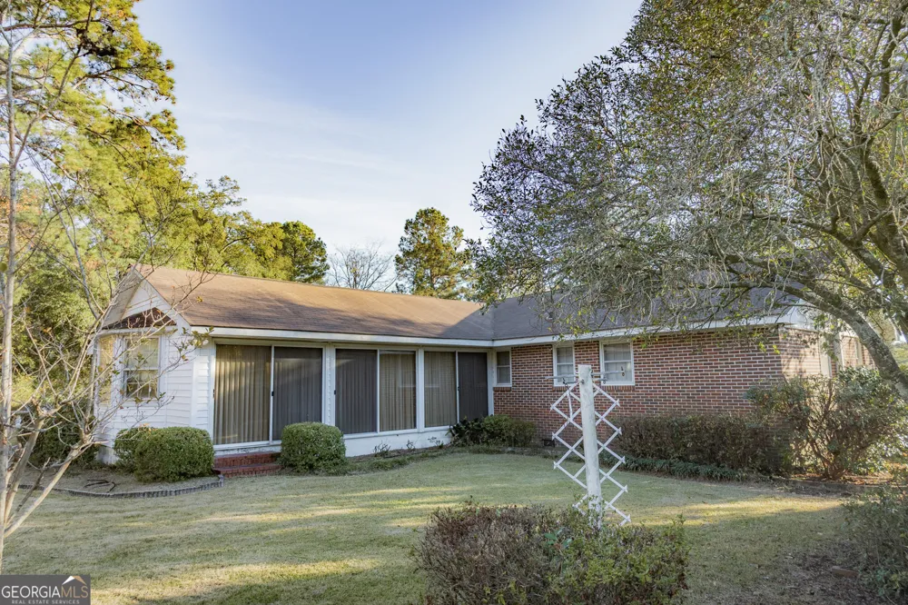 341 Azalea AVE Millen, GA 30442