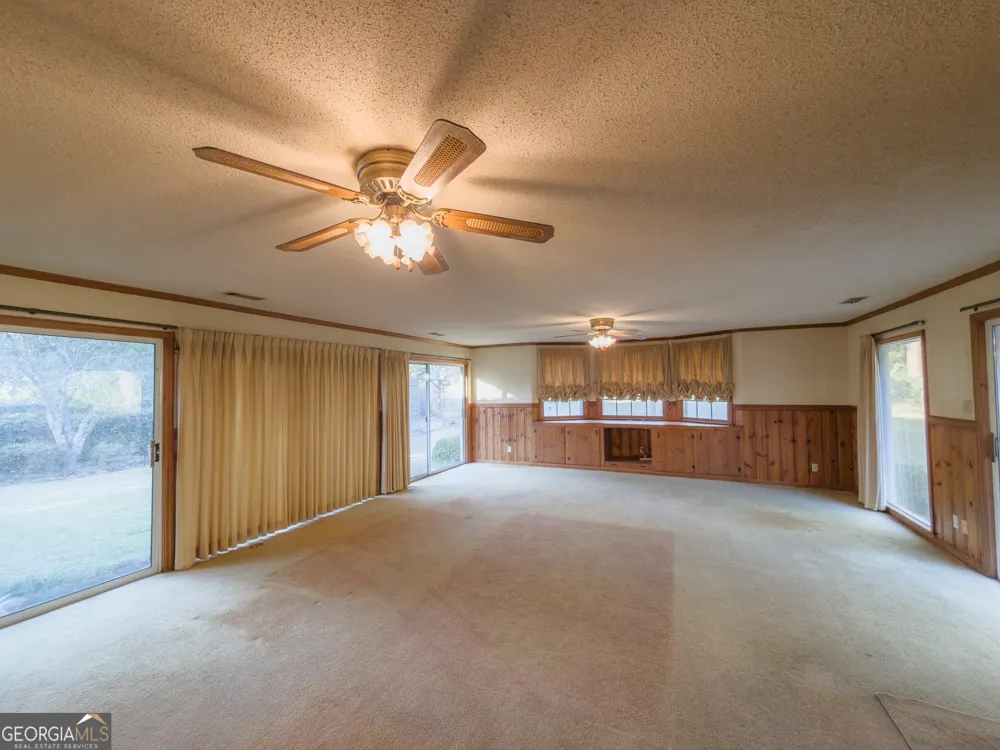 341 Azalea AVE Millen, GA 30442