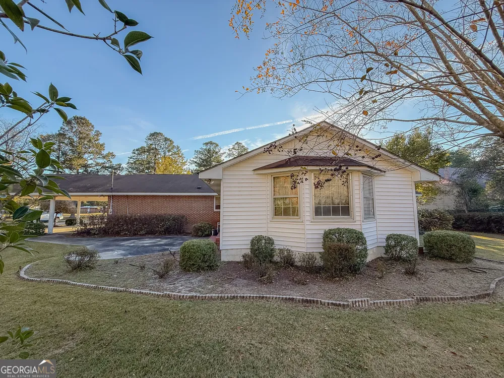 341 Azalea AVE Millen, GA 30442